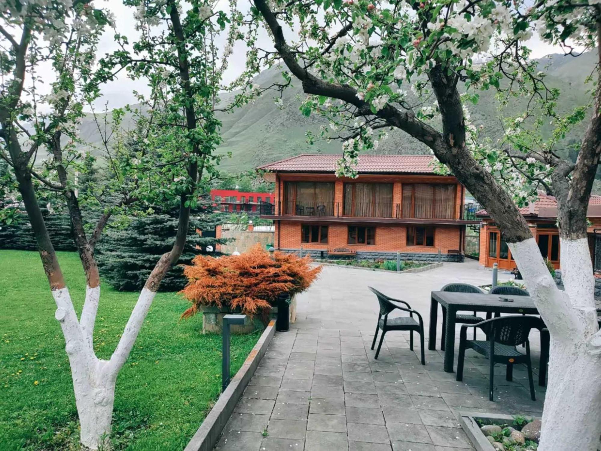 Vardisubani Villa Kazbegi Exterior foto